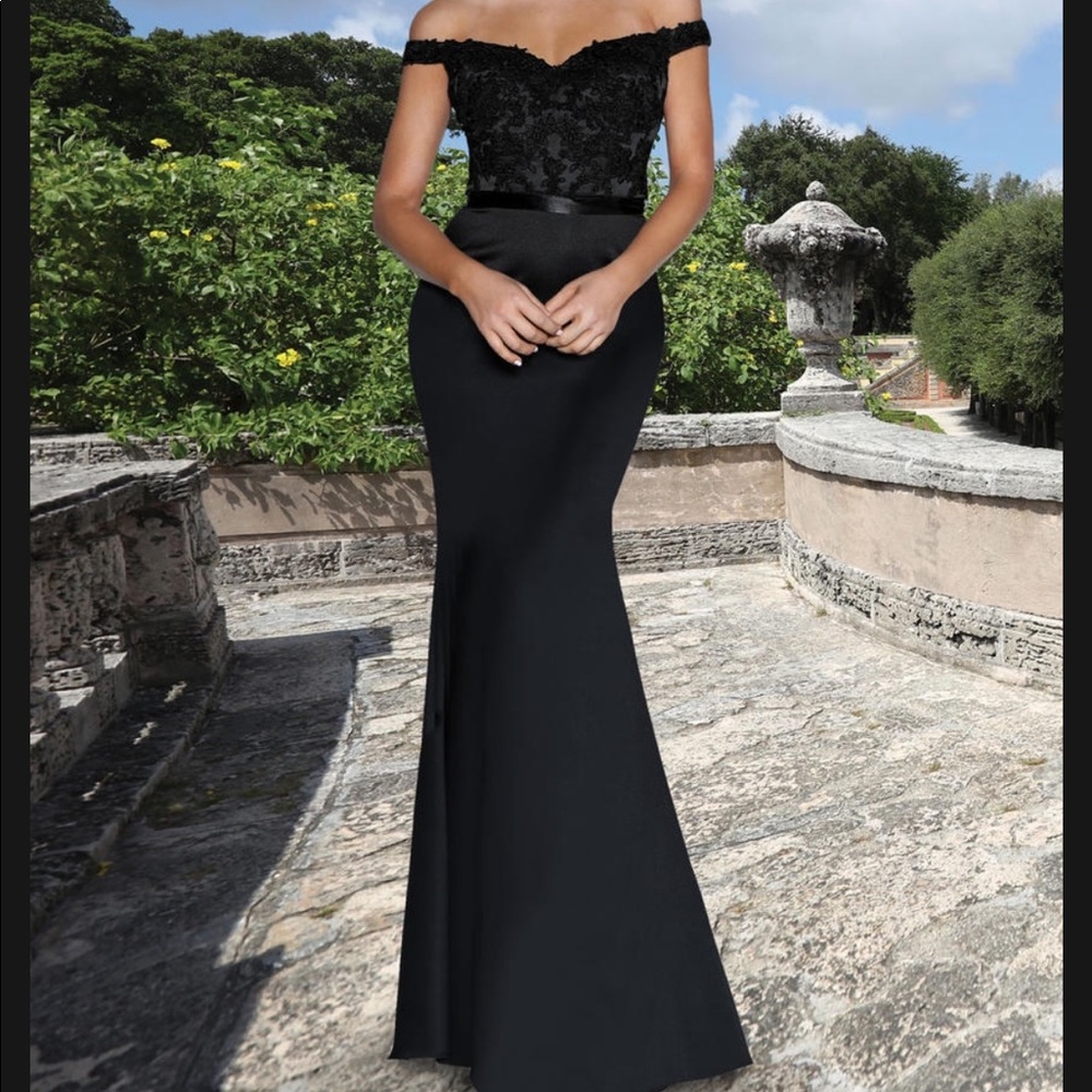 Boutique Fushia dress with lace train Prom Dress/Bridesmaid Dress